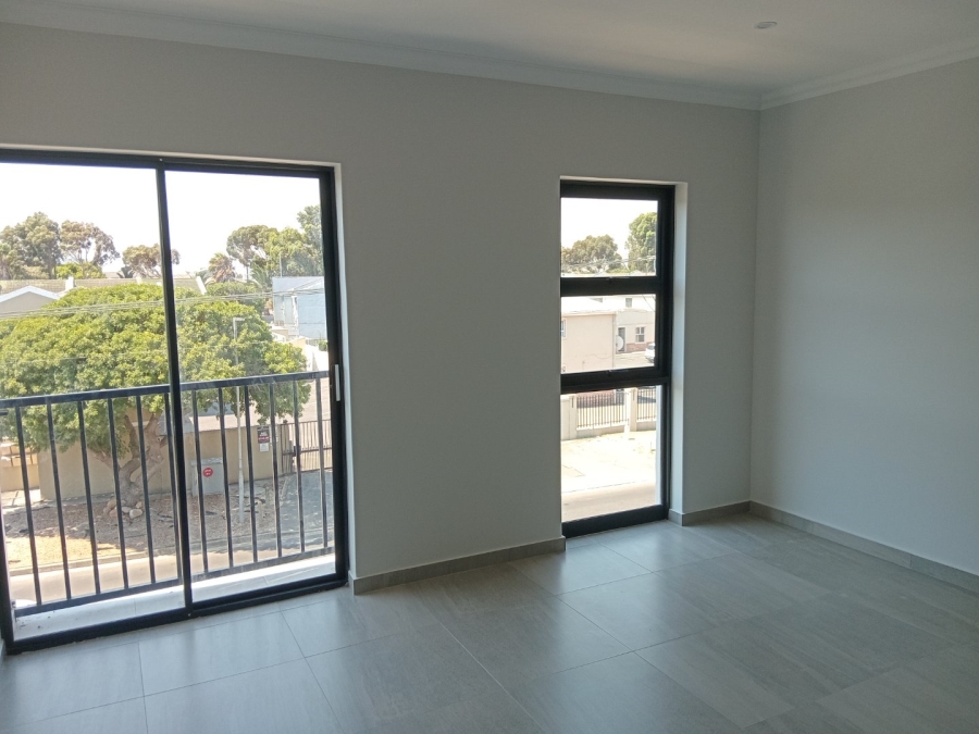 1 Bedroom Property for Sale in Table View Western Cape